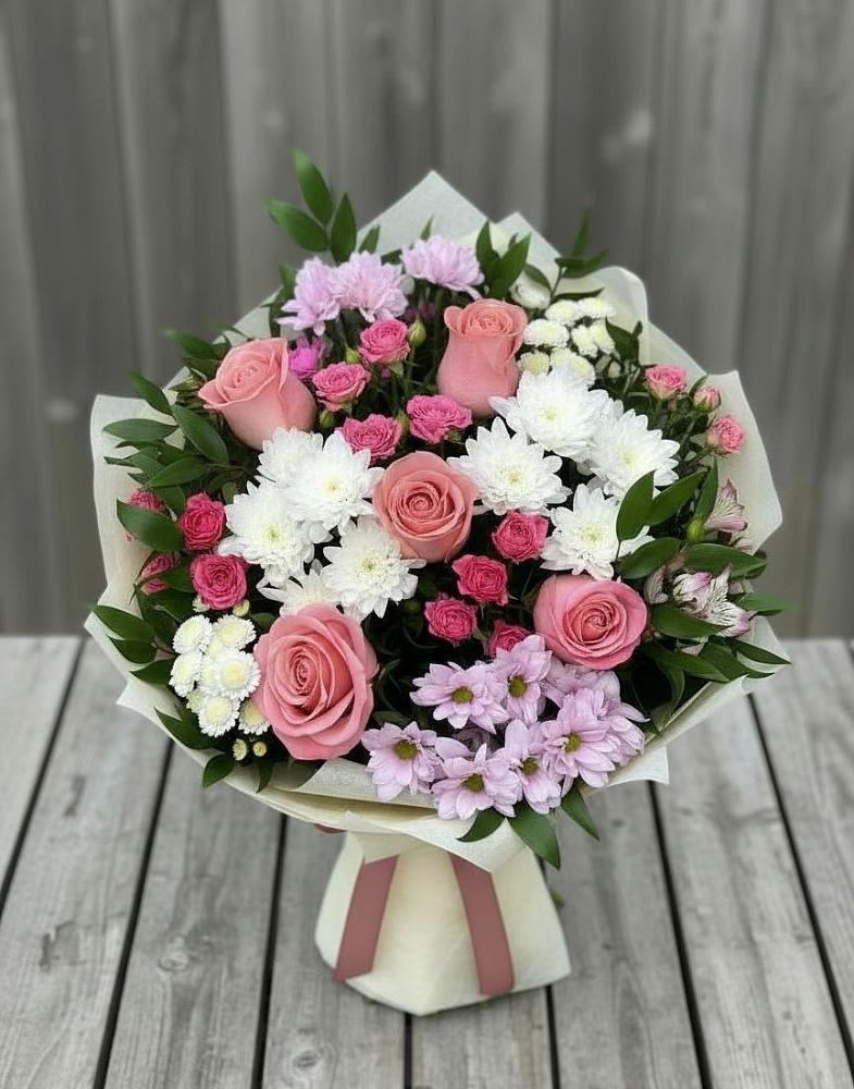 Букет цветов из: Альстромерии, Гвоздики, Розы и Хризантемы в Джедугхабль