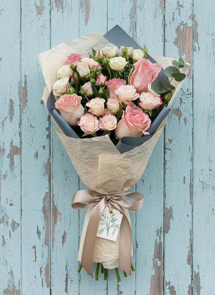 Букет цветов из: Розы в Джедугхабль