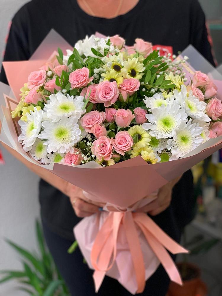 Букет цветов из: Розы и Хризантемы в Джедугхабль