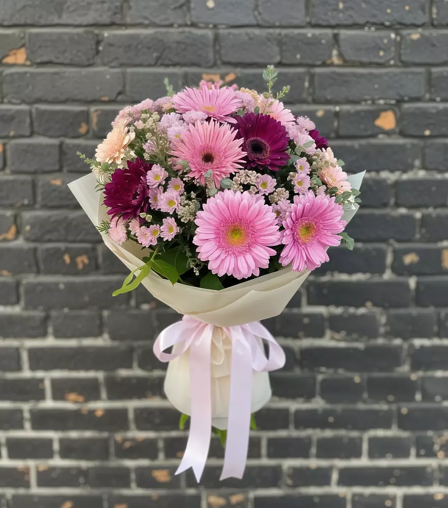 Букет цветов из: Герберы и Хризантемы в Джедугхабль