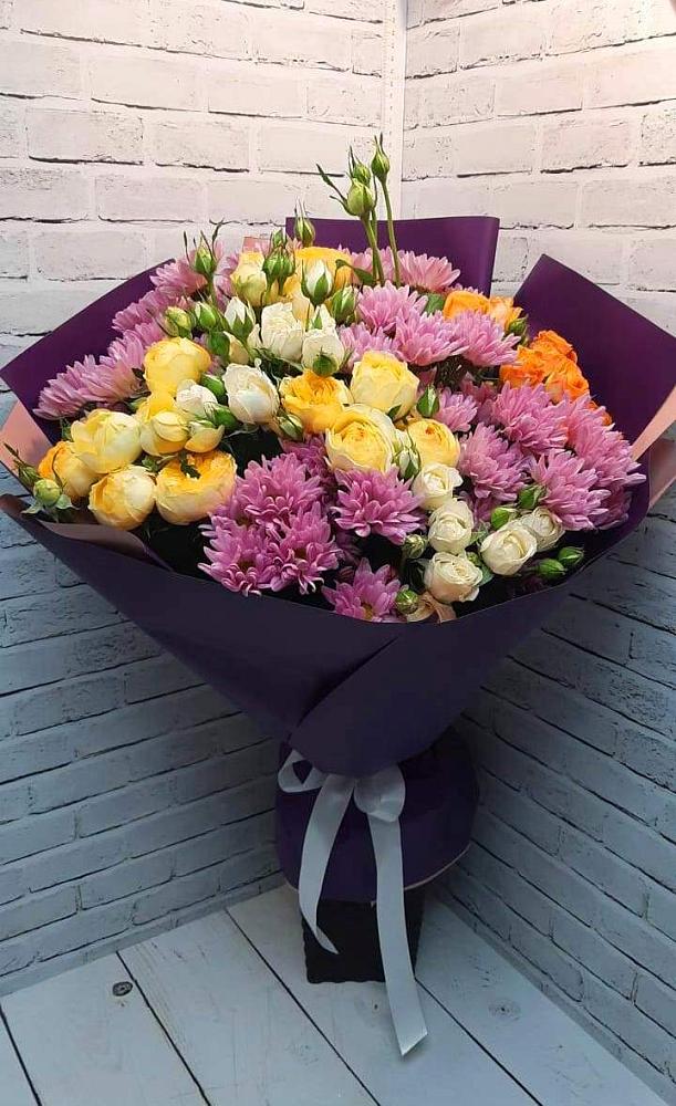 Букет цветов из: Хризантемы и Розы в Джедугхабль