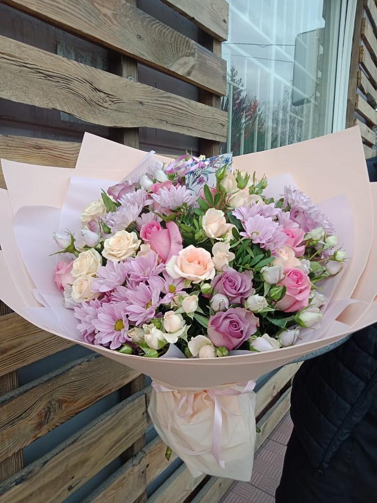 Букет цветов из: Розы и Хризантемы в Джедугхабль