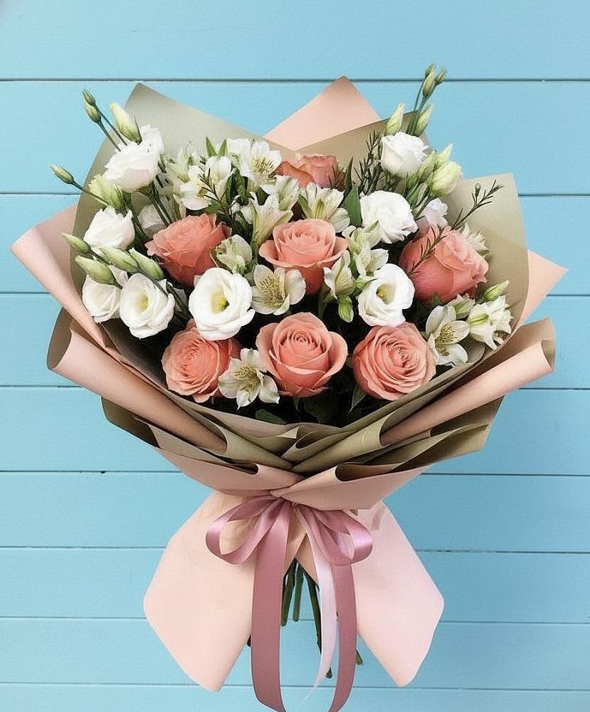 Букет цветов из: Розы, Альстромерии и Лизиантусы в Джедугхабль