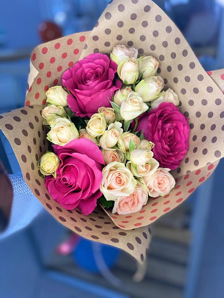 Букет цветов из: Розы в Джедугхабль