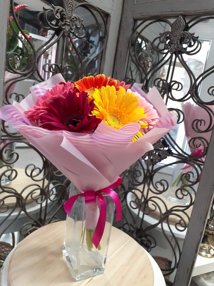 Букет цветов из: Герберы в Джедугхабль