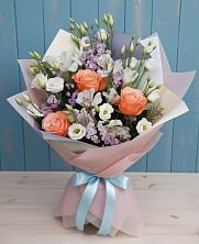 Букет цветов из:  Лизиантусы, Розы, Альстромерии и Гипсофила в Джедугхабль