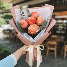 Букет цветов из:  Розы в Джедугхабль