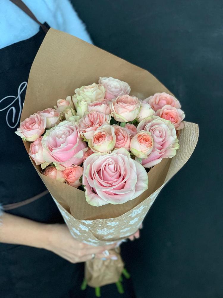 Букет цветов из: Хризантемы и Розы в Джедугхабль