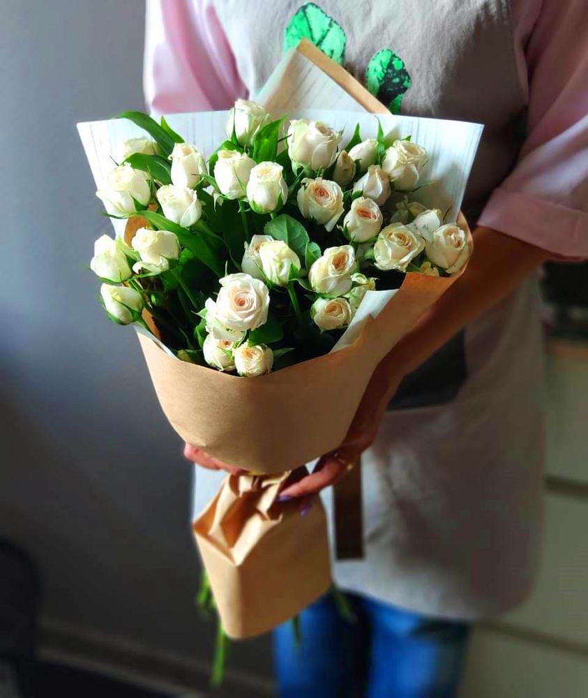 Букет цветов из: Розы в Джедугхабль