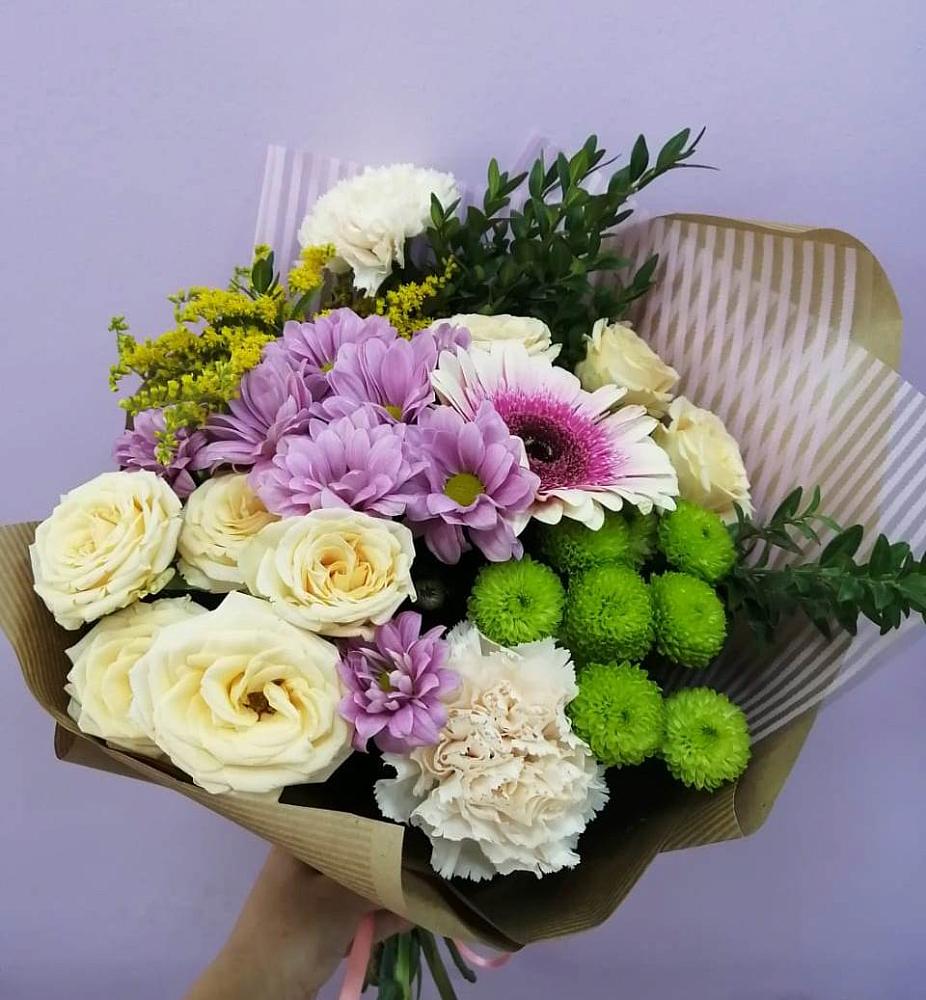 Букет цветов из: Хризантемы, Розы, Гвоздики и Герберы в Джедугхабль