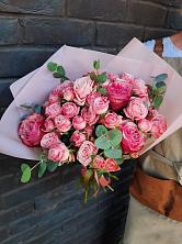 Букет цветов из:  Розы в Джедугхабль