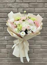 Букет цветов из:  Гвоздики, Розы, Лизиантусы и Хризантемы в Джедугхабль