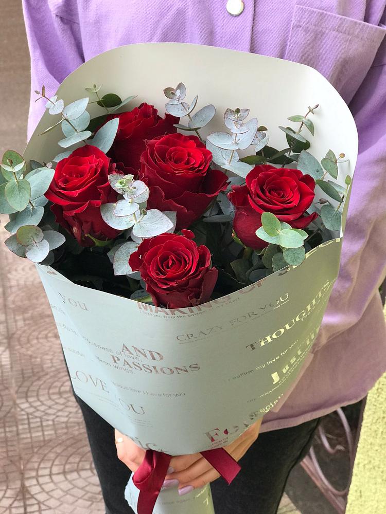 Букет цветов из: Розы в Джедугхабль