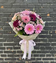 Букет цветов из:  Герберы и Хризантемы в Джедугхабль