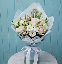 Букет цветов из:  Розы и Лизиантусы в Джедугхабль