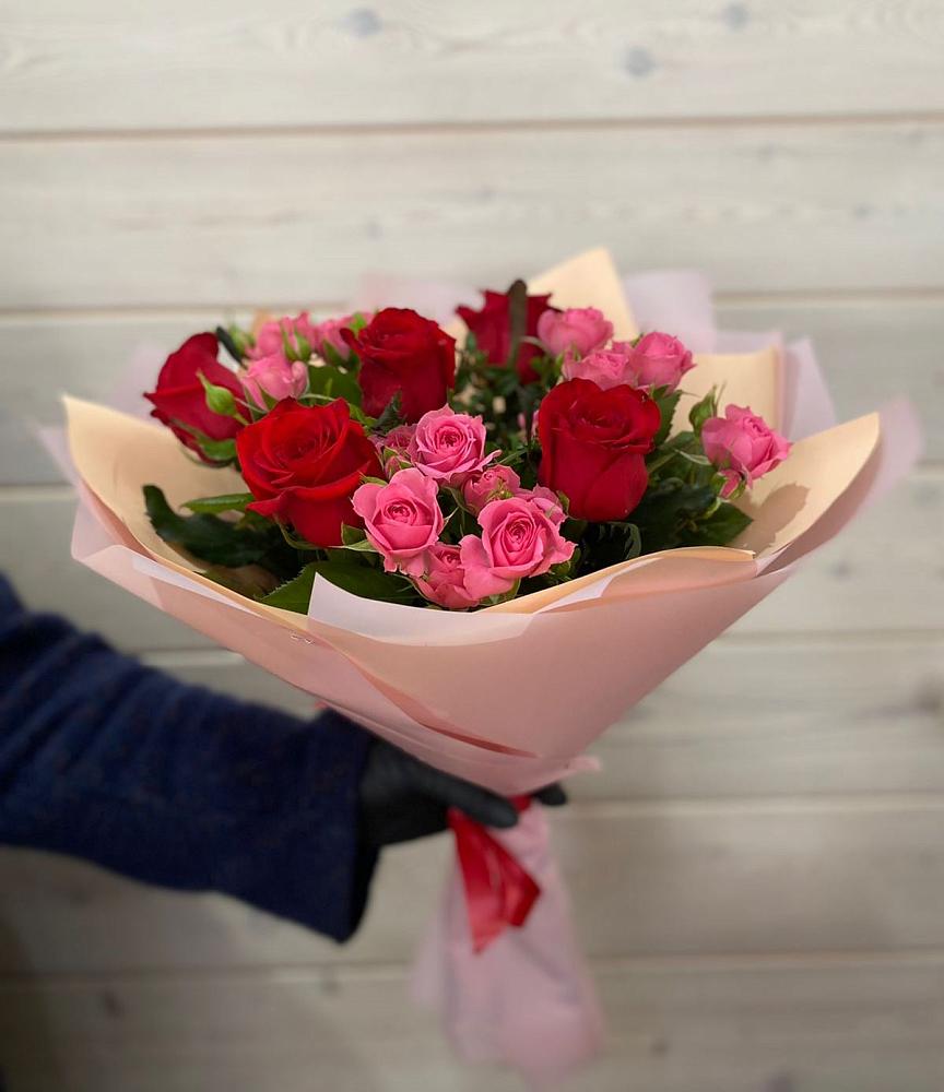 Букет цветов из: Розы в Джедугхабль